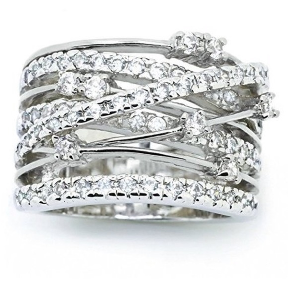 Jewelry - Host Pick 💝 Sparkling Crystal Ring